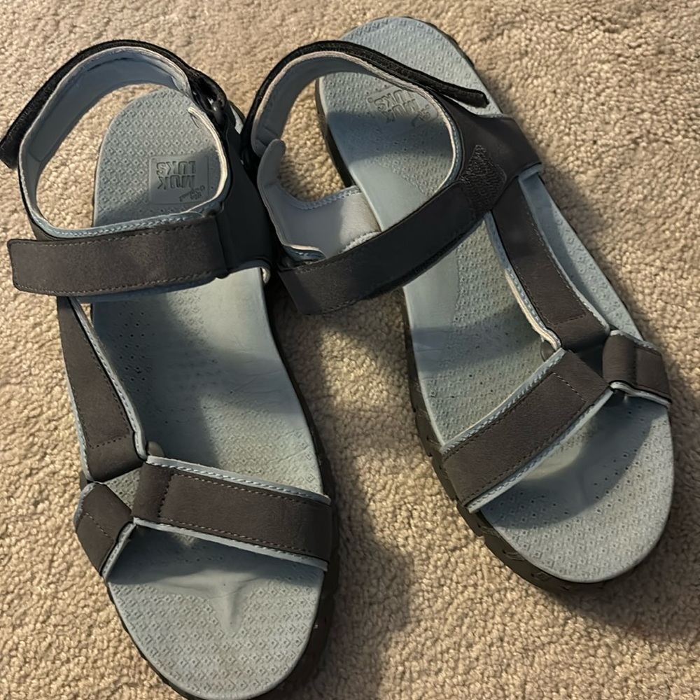 Women’s Muck luck sandles sz12 new without tags